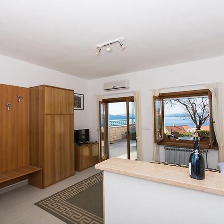 Apartments Bisera Трогир Екстериор снимка