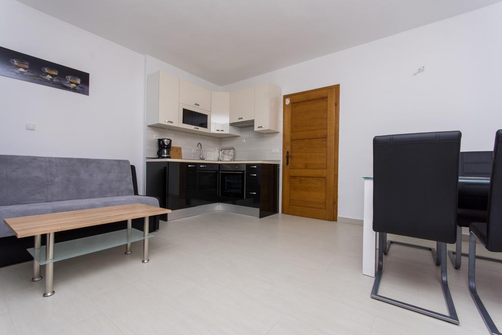 Apartments Bisera Трогир Екстериор снимка