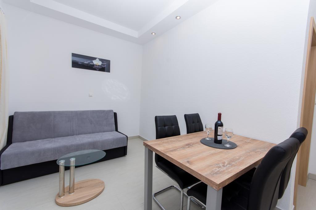 Apartments Bisera Трогир Екстериор снимка