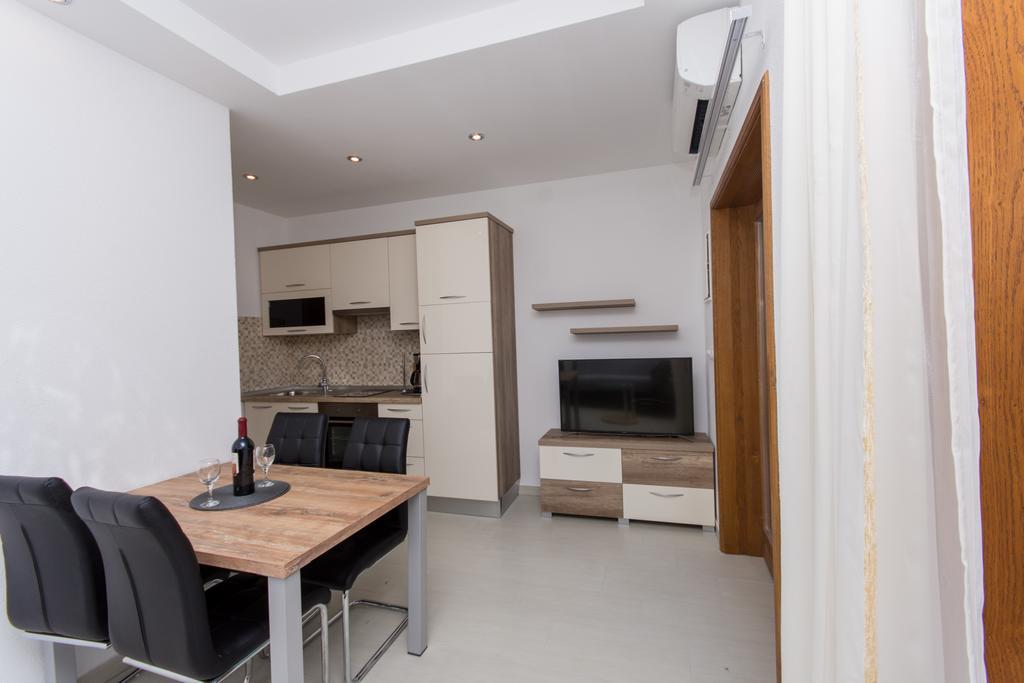 Apartments Bisera Трогир Екстериор снимка
